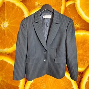 Tahari Arthur S. Levine Women's Black Pinstripe Two-Buttons Suit Blazer Size 10P